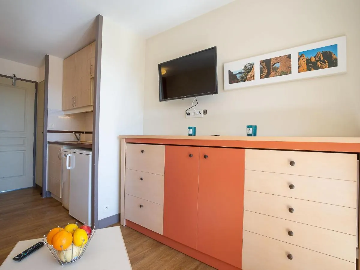 Apartment Village Cap Esterel - L'Esquinade-24 By Interhome Saint-Raphael